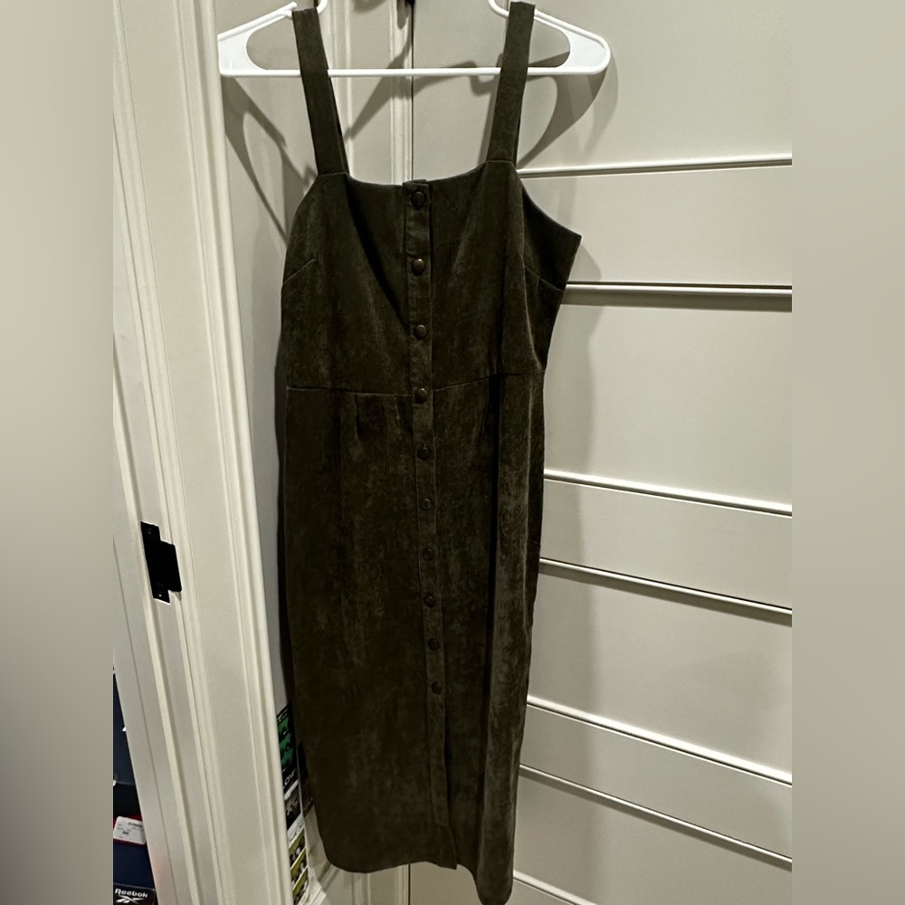 Green maxi dress